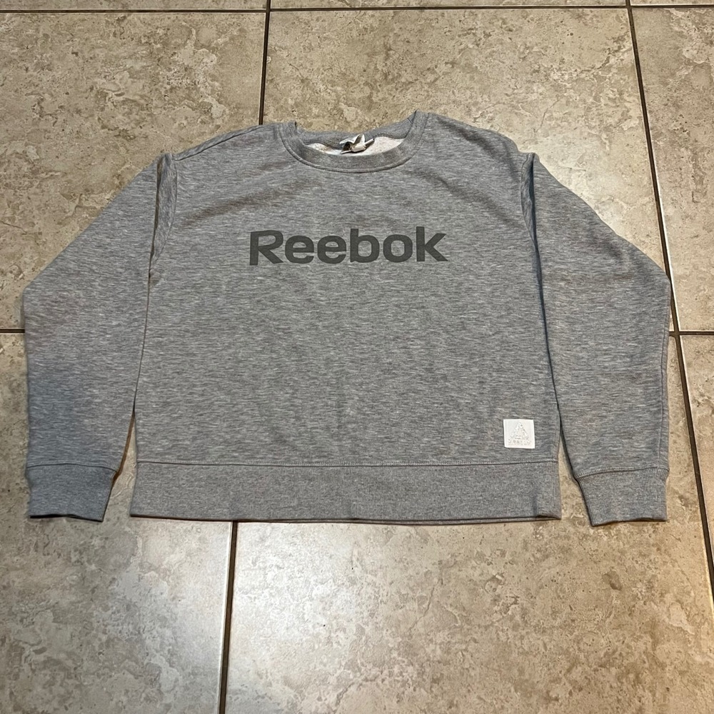 Reebok Juniors: Medium‎ Gray Crew Neck Pullover Sweatshirt Casual Everyday Wear - Picture 2 of 6